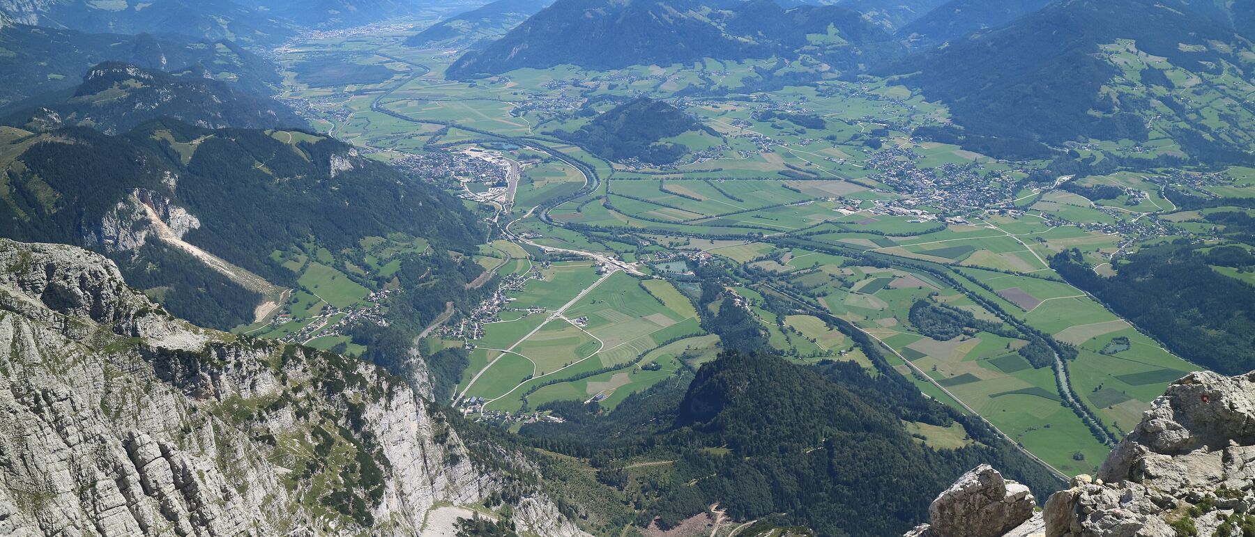 Blick vom Grimming auf Stainach und Irdning im Ennstal