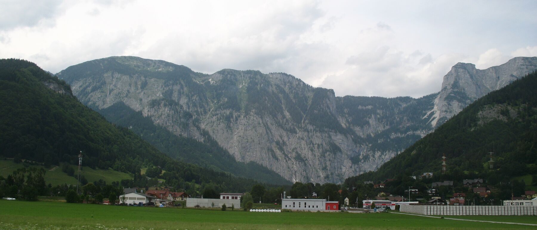 Weißenbach bei Liezen, Sitz der Verwaltung